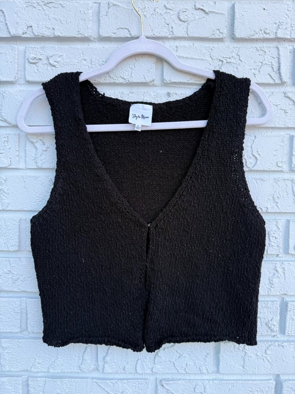 Sky to Moon Gina Sleeveless Knit Top Black Size Large